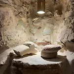 Katharsis - 15th C Venetian Palace - Naxos Old Town I Apartment