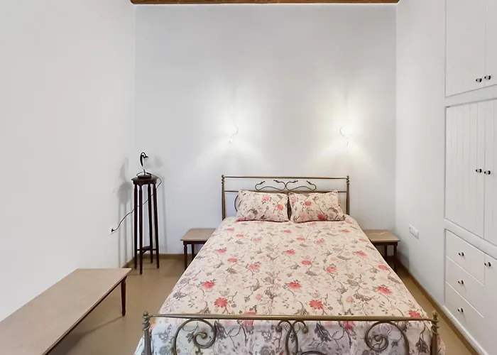 Katharsis - 15th C Venetian Palace - Naxos Old Town I *