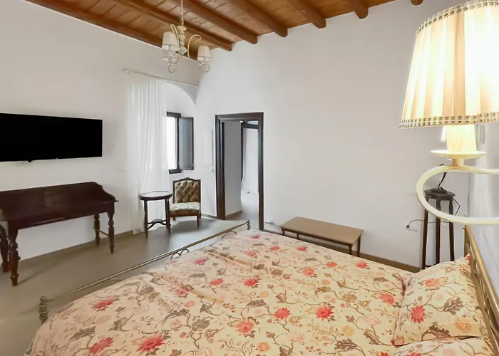 Katharsis - 15th C Venetian Palace - Naxos Old Town I *