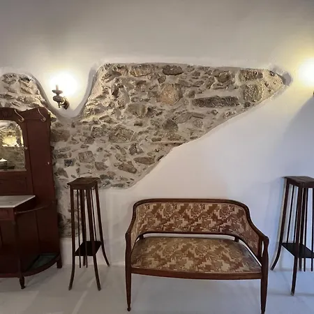 Daire Katharsis - 15th C Venetian Palace - Naxos Old Town I