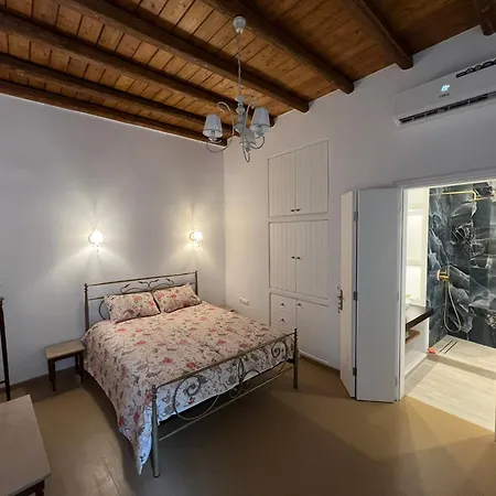 Apartman Katharsis - 15th C Venetian Palace - Naxos Old Town I Naxos City