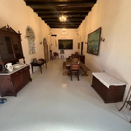 Apartman Katharsis - 15th C Venetian Palace - Naxos Old Town I