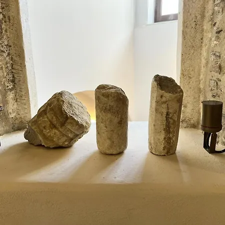 Apartamento Katharsis - 15th C Venetian Palace - Naxos Old Town I *