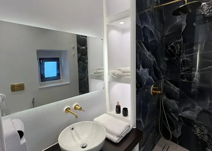 Apartman Katharsis - 15th C Venetian Palace - Naxos Old Town I Naxos City