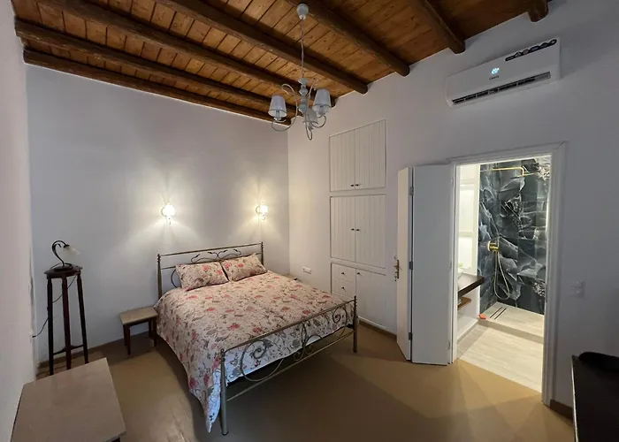 Apartman Katharsis - 15th C Venetian Palace - Naxos Old Town I Naxos City