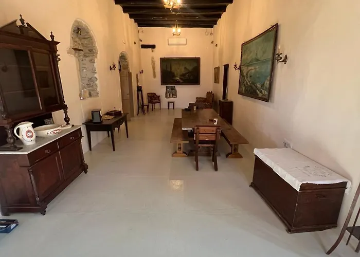 Apartman Katharsis - 15th C Venetian Palace - Naxos Old Town I